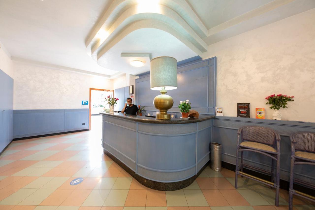 Hotel Olanda Лідо-ді-Єзоло Екстер'єр фото